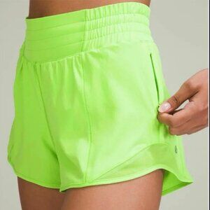 NWT Lululemon Hotty Hot HR Short 2.5" Lined- Scream Green Light- SIZE 2